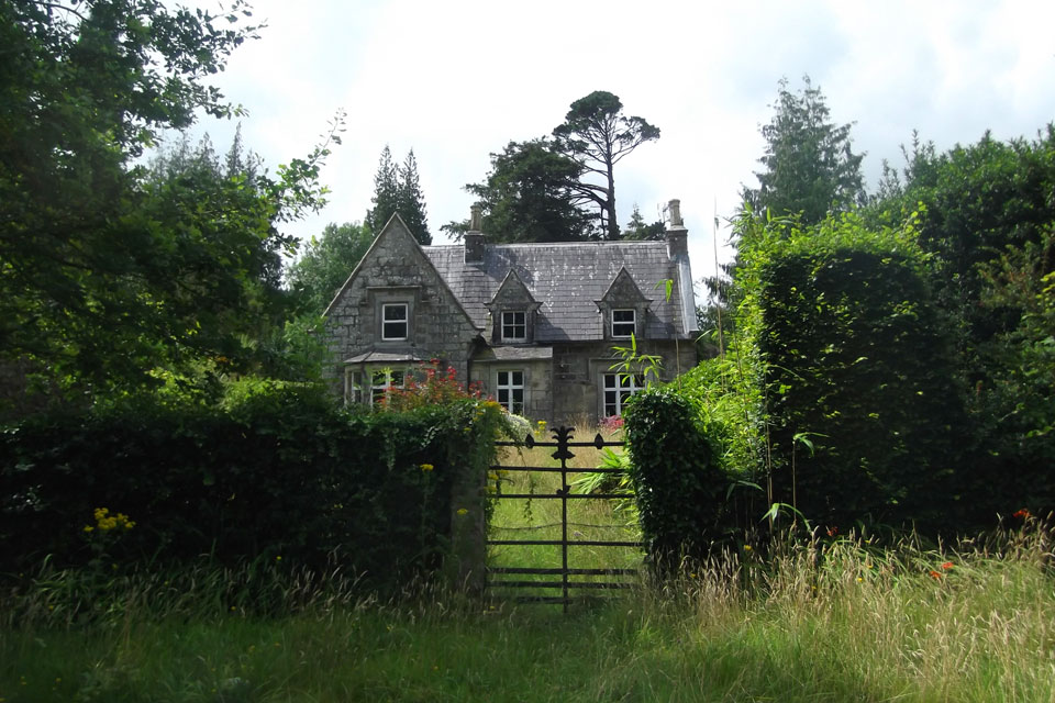 Stone Cottage For Sale: Foresters Lodge, Woodstock National Park, Inistioge, Co. Kilkenny