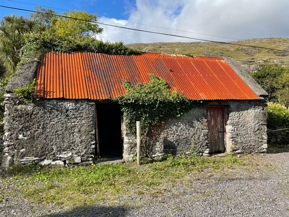 Farmhouse For Sale: Adrigole, Co. Cork