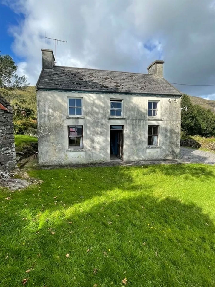 Farmhouse For Sale: Adrigole, Co. Cork