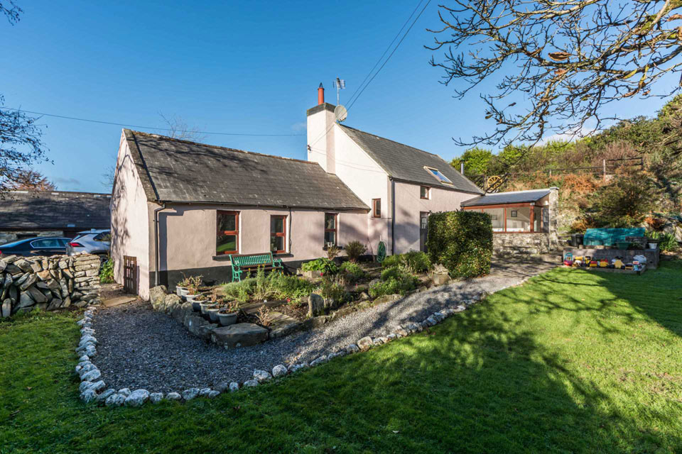 Cottage For Sale: Pink Cottage, Skahanagh, Union Hall, Co. Cork