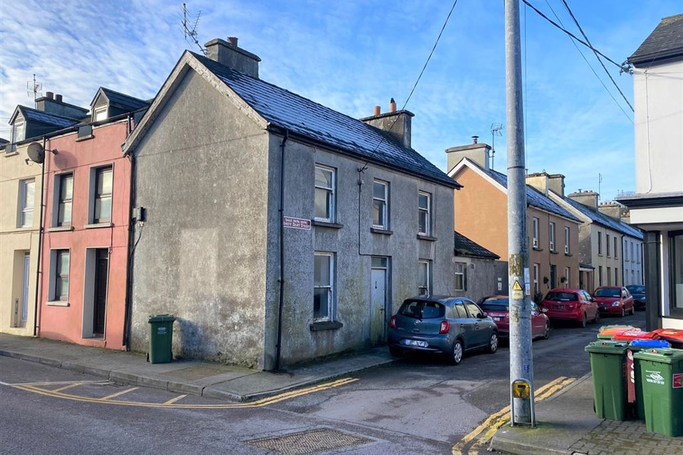 Townhouse For Sale: 1 Ninety Eight Street, Skibbereen, Co. Cork