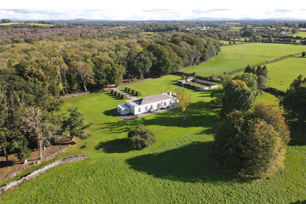 Pavilion-Style Residence For Sale: Slevyre, Terryglass, Co. Tipperary
