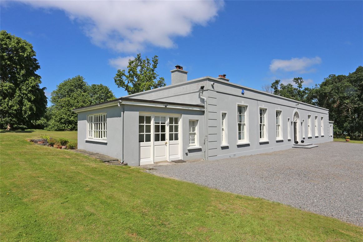 Pavilion-Style Residence For Sale: Slevyre, Terryglass, Co. Tipperary