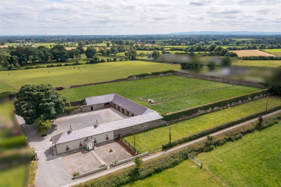Unique Period Residence For Sale: Clonearl, Daingean, Co. Offaly Unique Period Residence For Sale: Clonearl, Daingean, Co. Offaly