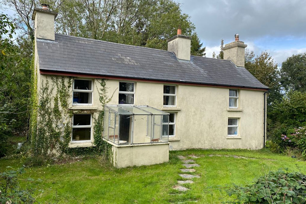 Period Farmhouse For Sale: Maulagallane, Caheragh, Co. Cork Period Farmhouse For Sale: Maulagallane, Caheragh, Co. Cork