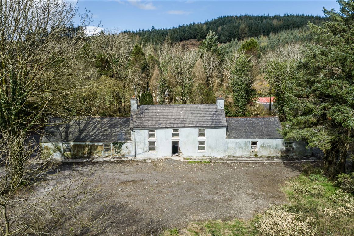 Farmhouse For Sale: Gortnadihy, Leap, Co. Cork