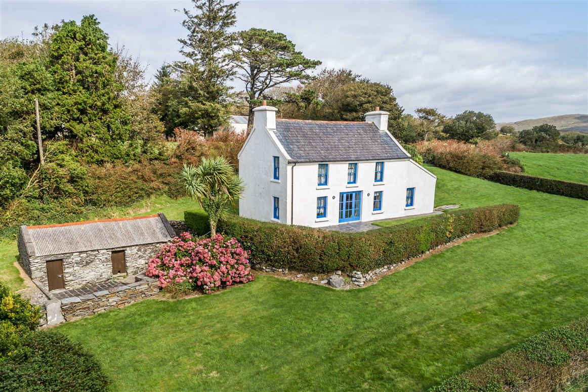Traditional Cottage For Sale: Clashadoo, Durrus, Co. Cork