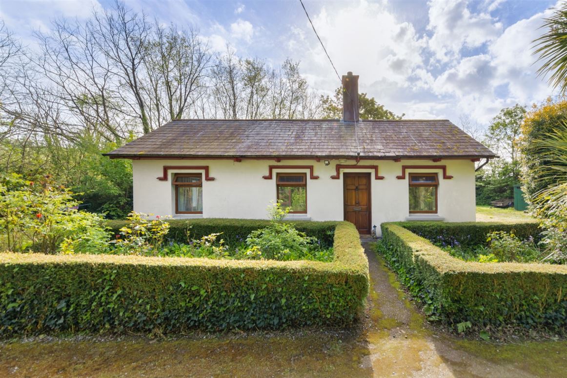 Coastal Estate For Sale: The Cuskinny House Estate, Great Island, Co. Cork