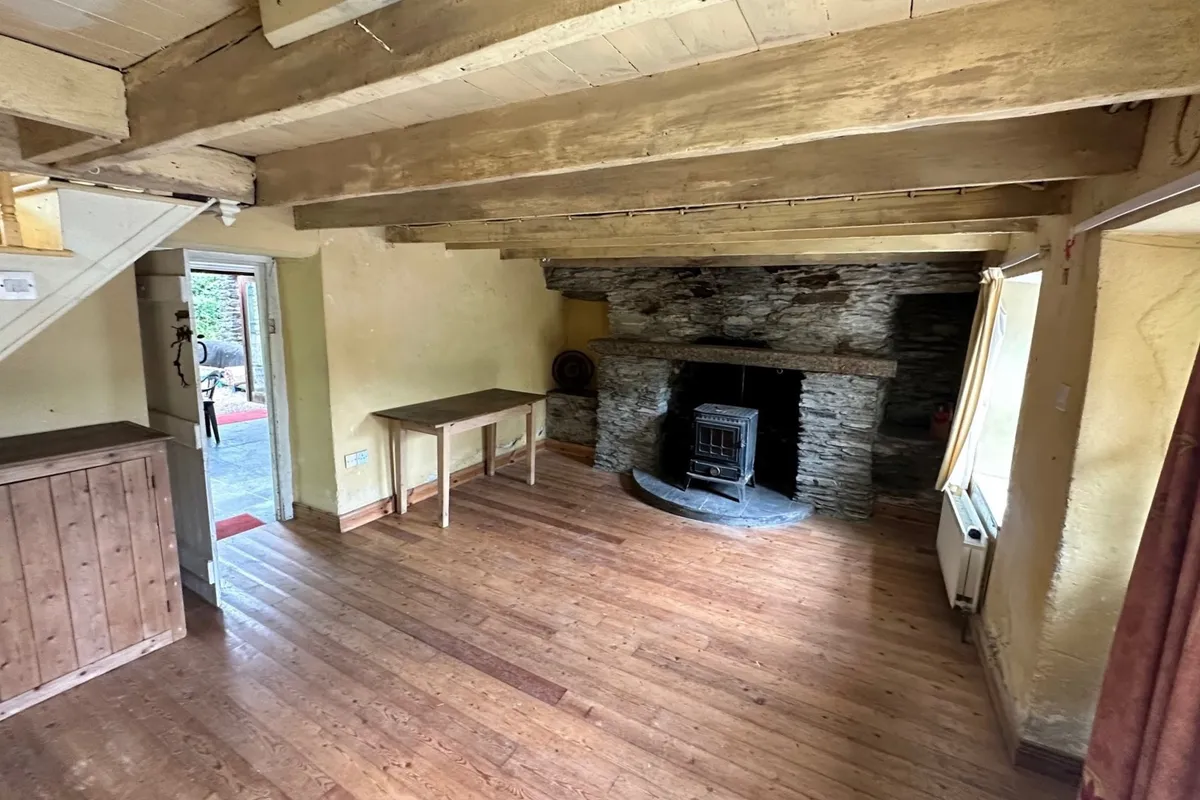 Charming Cottage For Sale: Five Crosses, Croagh Bay, Schull, Co. Cork