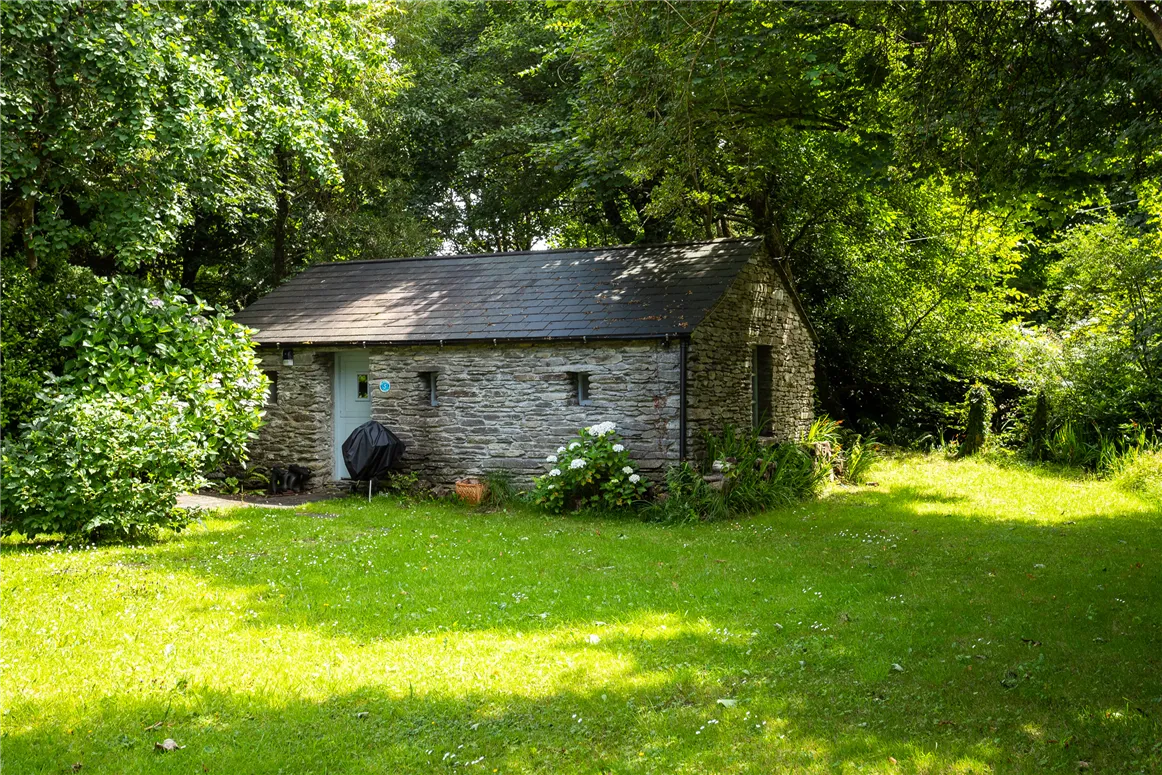 19th Century Farmhouse For Sale: Sleepy Hollow, Lowertown, Schull, Co. Cork