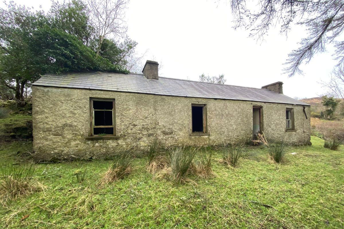 Cottage For Sale: Drumnasillagh, Glenties, Co. Donegal