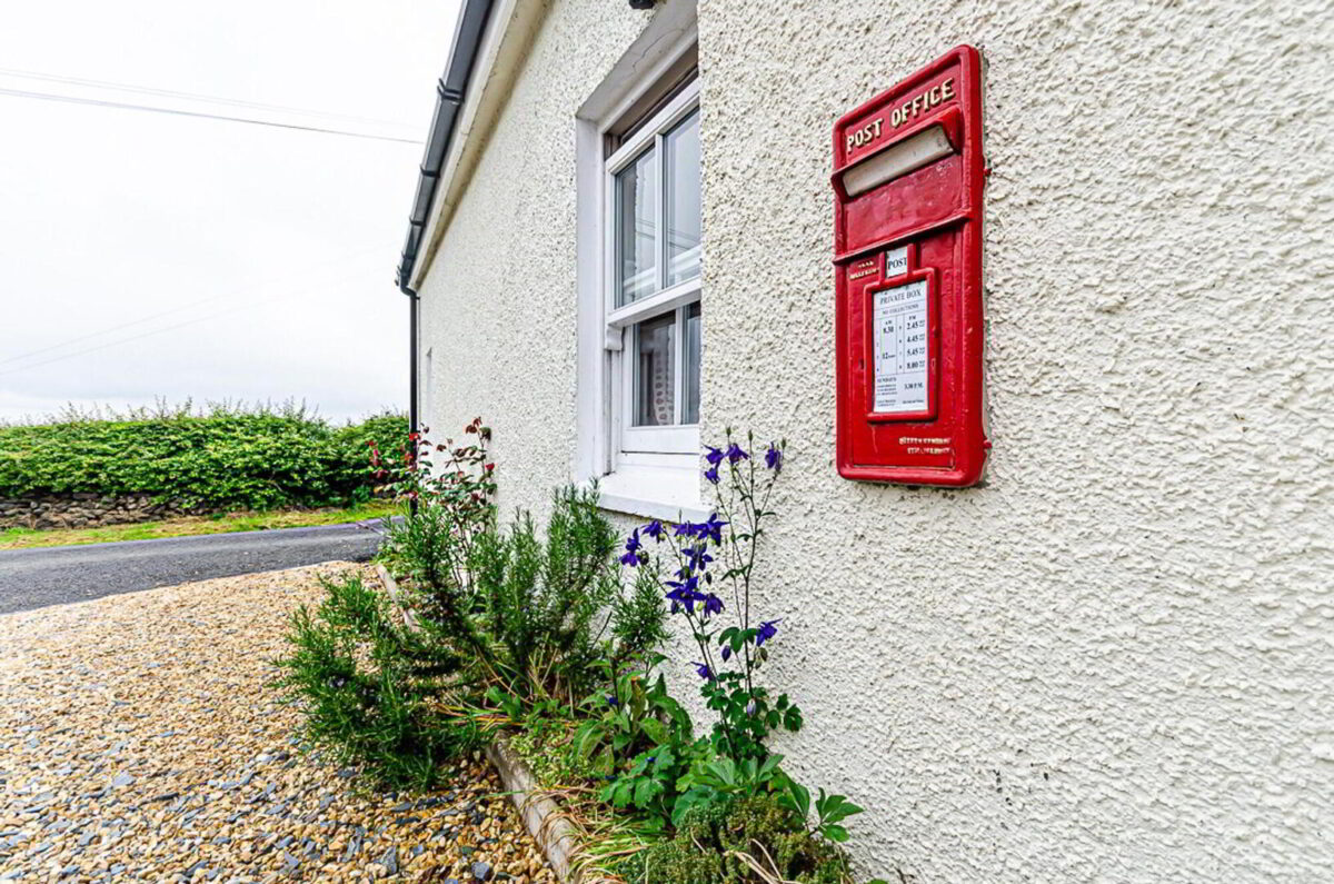 The Long Cottage, Hamiltonsbawn, Co. Armagh FormerGlory.ie