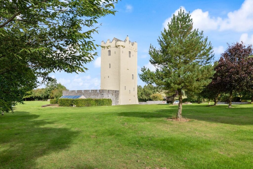 Ballytarsna Castle, Ballytarsna, Cashel, Co. Tipperary, E25 TX39