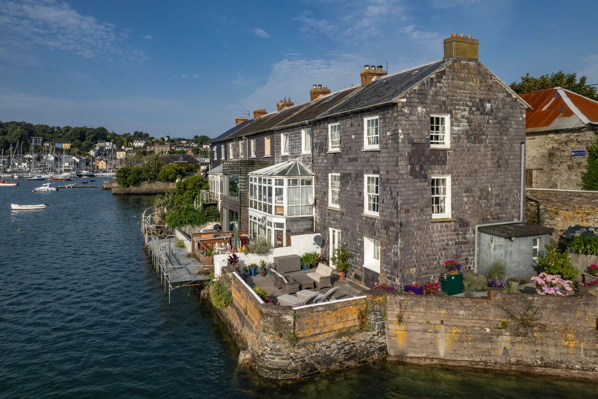 Georgian Waterfront Property For Sale: 5 The Terrace, Lower Road, Scilly, Kinsale, Co. Cork