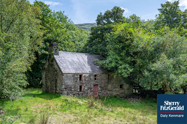 Doer Upper For Sale: Earneen, Bonane, Kenmare, Co. Kerry
