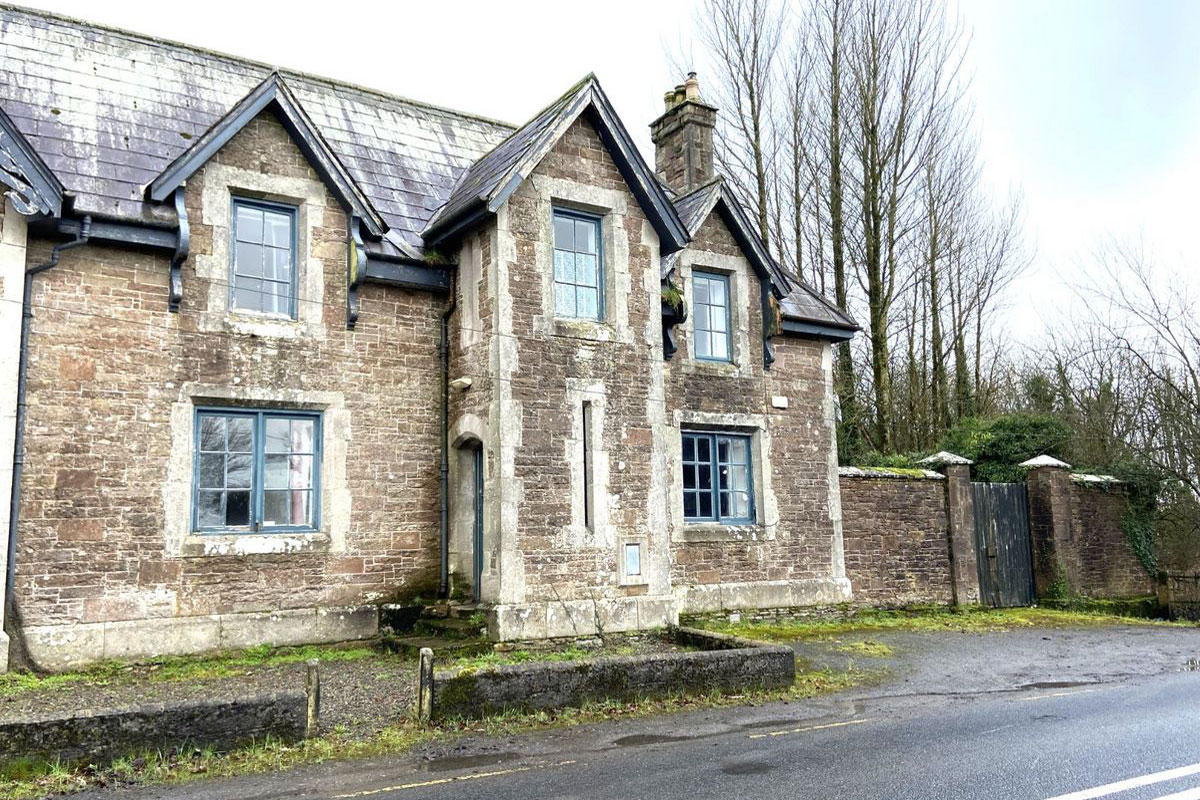 Cut-Stone Residence For Sale: Garryduff East, Dundrum, Co. Tipperary