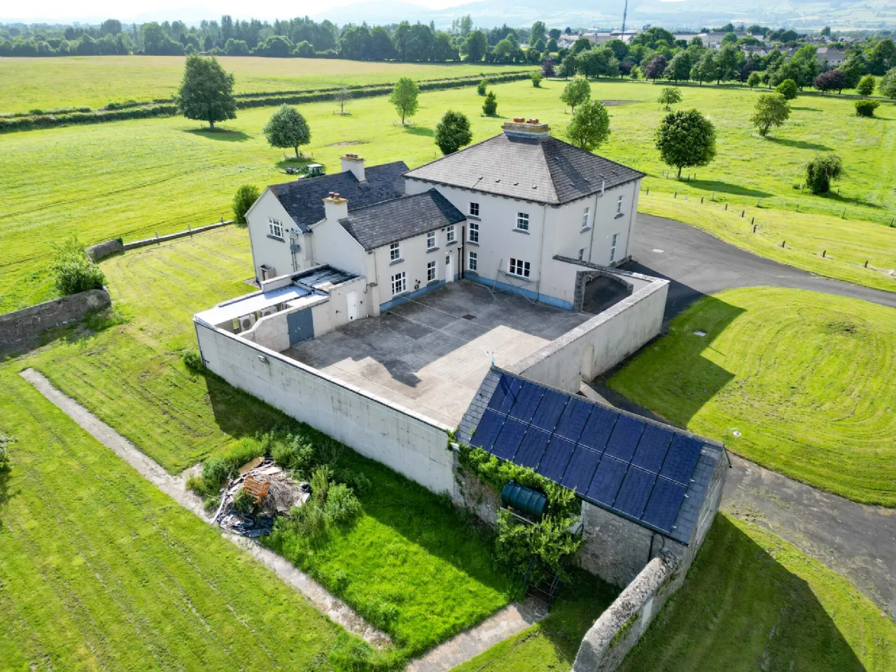 Period Residence For Sale: Woodville House, Woodville, Templemore, Co. Tipperary Period Residence For Sale: Woodville House, Woodville, Templemore, Co. Tipperary