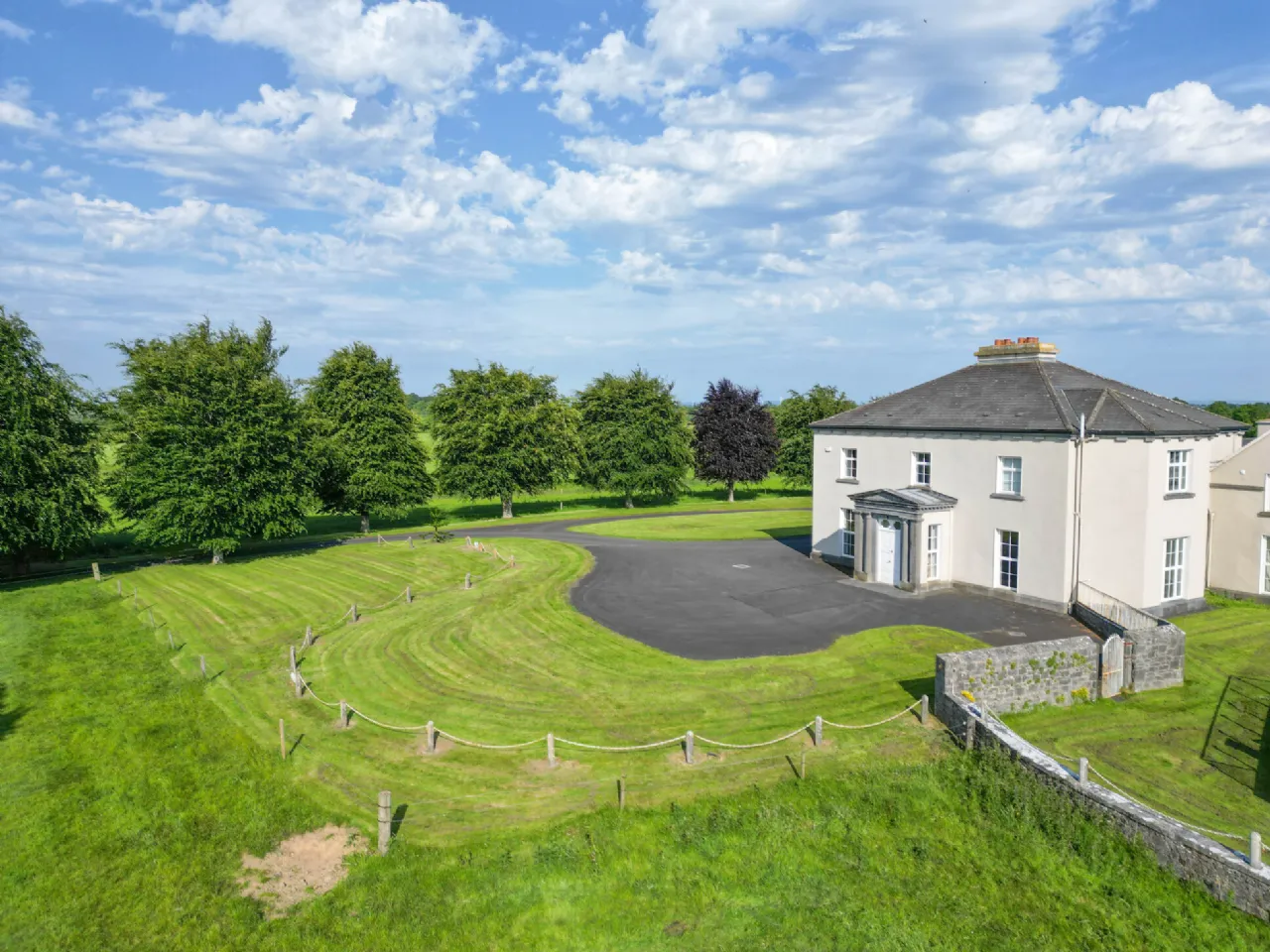 Period Residence For Sale: Woodville House, Woodville, Templemore, Co. Tipperary Period Residence For Sale: Woodville House, Woodville, Templemore, Co. Tipperary