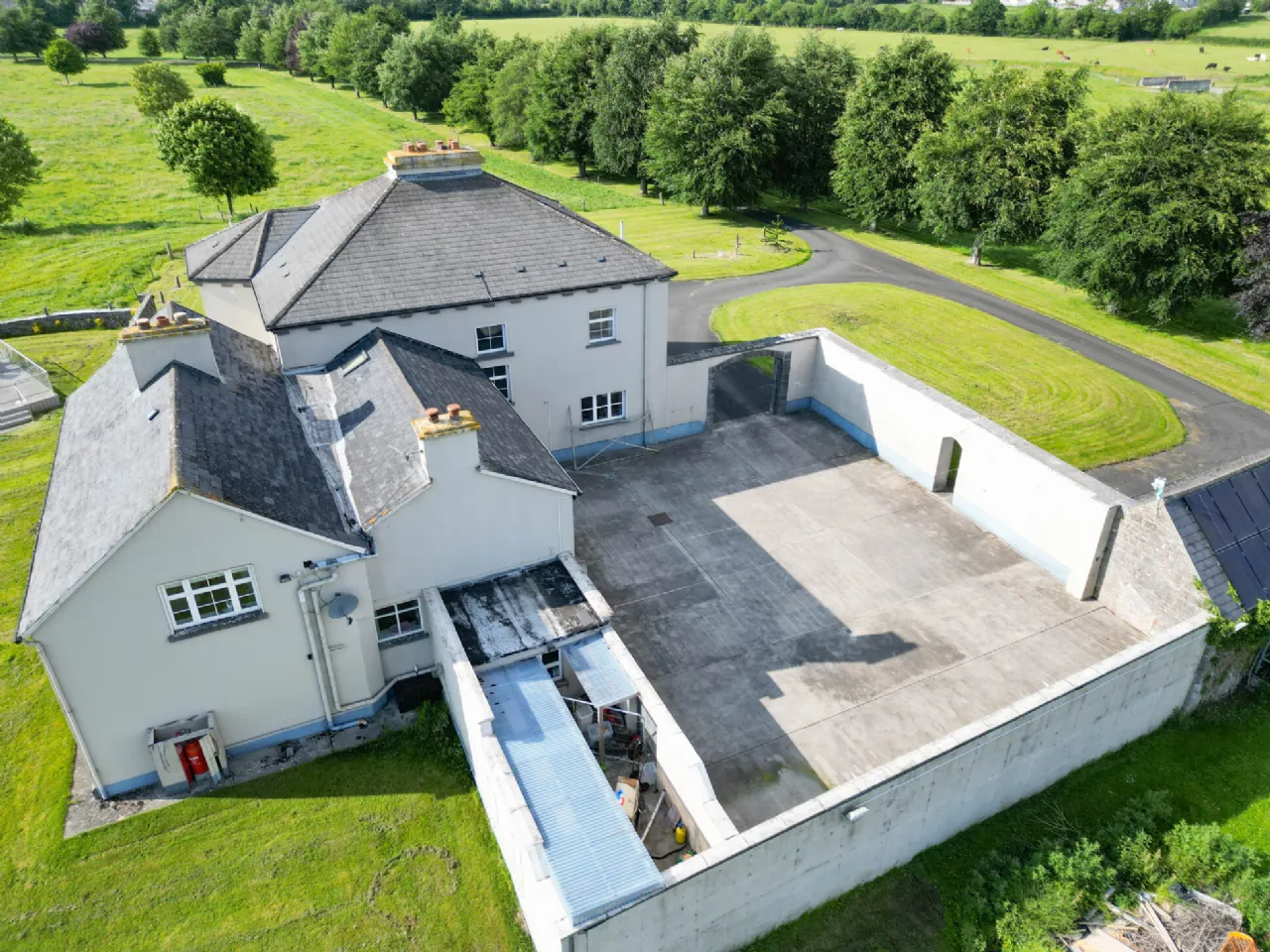 Period Residence For Sale: Woodville House, Woodville, Templemore, Co. Tipperary Period Residence For Sale: Woodville House, Woodville, Templemore, Co. Tipperary