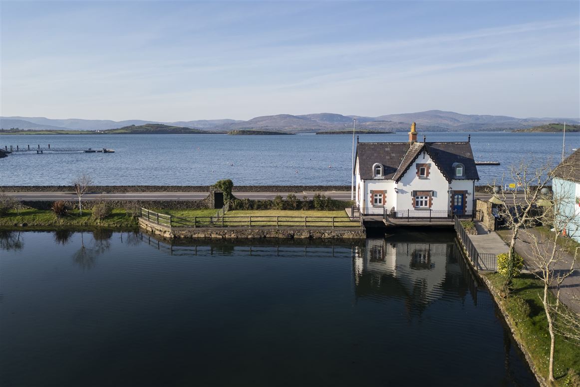 Waterfront Cottage For Sale: Sea Lodge Cottage, Seafield, Bantry, Co. Cork