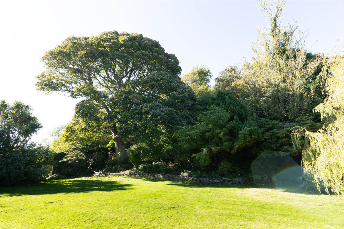 Georgian Residence For Sale: Strangford House, 39a Castle Street, Strangford, Co. Down Georgian Residence For Sale: Strangford House, 39a Castle Street, Strangford, Co. Down