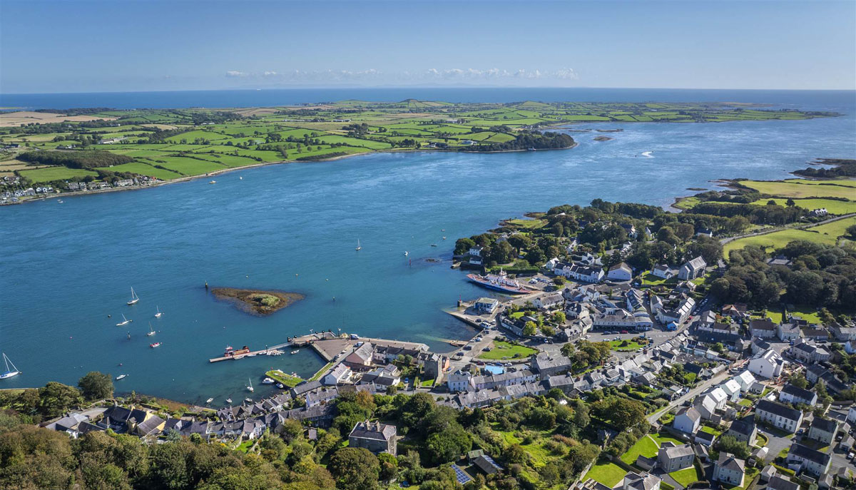 Georgian Residence For Sale: Strangford House, 39a Castle Street, Strangford, Co. Down Georgian Residence For Sale: Strangford House, 39a Castle Street, Strangford, Co. Down