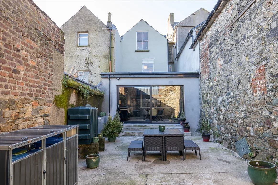 Extended Period Property For Sale: 21 Main Street, Enniscorthy, Co. Wexford Extended Period Property For Sale: 21 Main Street, Enniscorthy, Co. Wexford