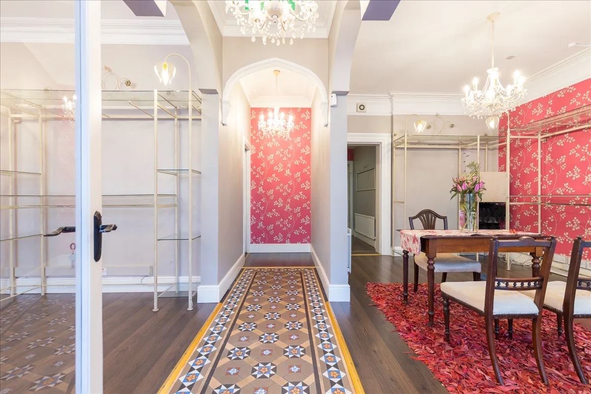 Extended Period Property For Sale: 21 Main Street, Enniscorthy, Co. Wexford Extended Period Property For Sale: 21 Main Street, Enniscorthy, Co. Wexford