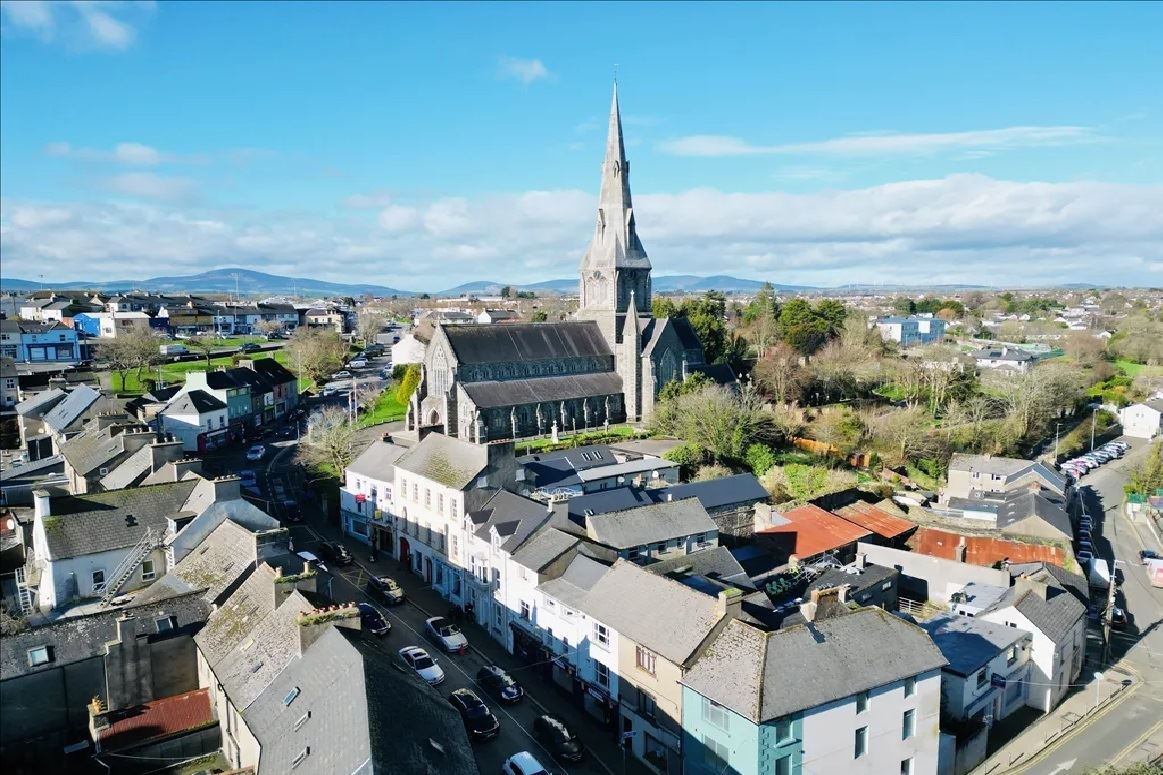 Extended Period Property For Sale: 21 Main Street, Enniscorthy, Co. Wexford Extended Period Property For Sale: 21 Main Street, Enniscorthy, Co. Wexford