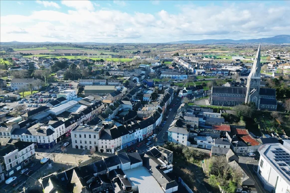 Extended Period Property For Sale: 21 Main Street, Enniscorthy, Co. Wexford Extended Period Property For Sale: 21 Main Street, Enniscorthy, Co. Wexford