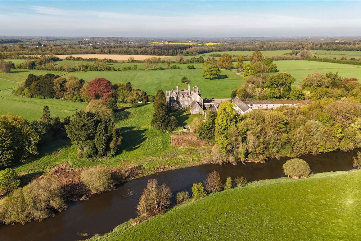 Mid-19th Century Residence For Sale: Ardsallagh House, Ardsallagh, Navan, Co. Meath Mid-19th Century Residence For Sale: Ardsallagh House, Ardsallagh, Navan, Co. Meath
