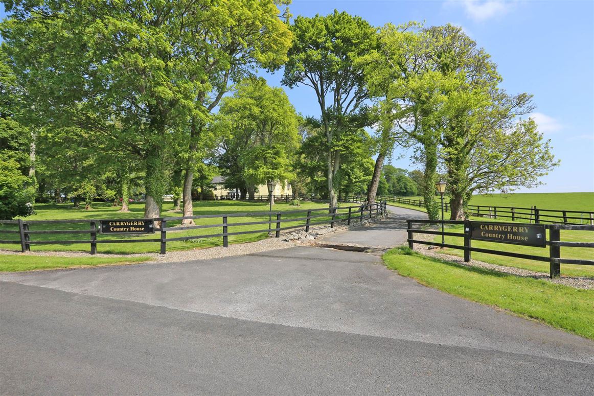 Country House For Sale: Carrygerry House, Newmarket On Fergus, Ennis, Co. Clare Country House For Sale: Carrygerry House, Newmarket On Fergus, Ennis, Co. Clare