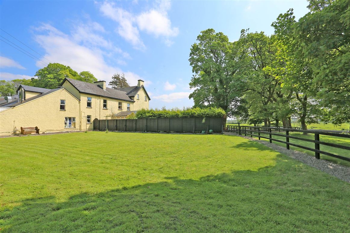 Country House For Sale: Carrygerry House, Newmarket On Fergus, Ennis, Co. Clare Country House For Sale: Carrygerry House, Newmarket On Fergus, Ennis, Co. Clare