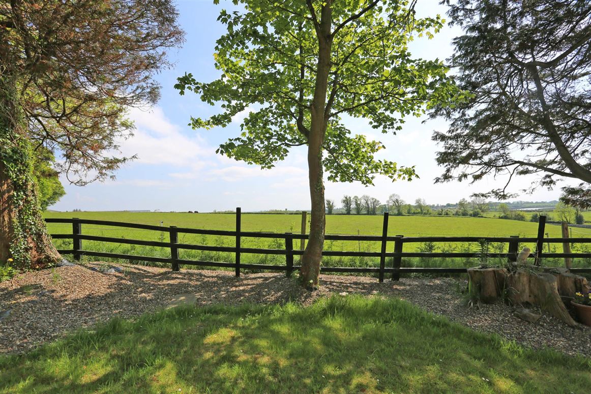 Country House For Sale: Carrygerry House, Newmarket On Fergus, Ennis, Co. Clare Country House For Sale: Carrygerry House, Newmarket On Fergus, Ennis, Co. Clare