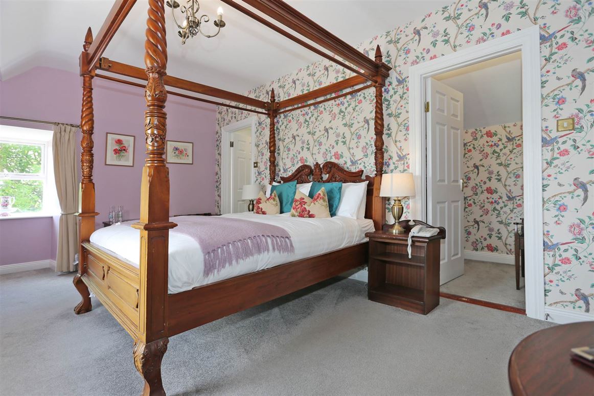 Country House For Sale: Carrygerry House, Newmarket On Fergus, Ennis, Co. Clare Country House For Sale: Carrygerry House, Newmarket On Fergus, Ennis, Co. Clare