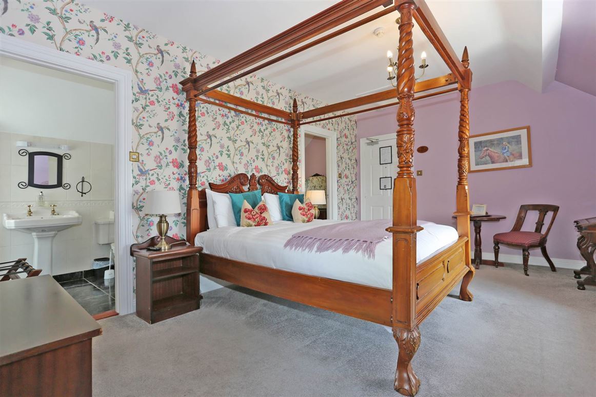 Country House For Sale: Carrygerry House, Newmarket On Fergus, Ennis, Co. Clare Country House For Sale: Carrygerry House, Newmarket On Fergus, Ennis, Co. Clare