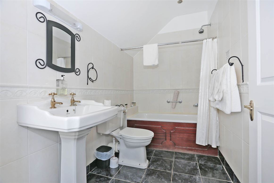 Country House For Sale: Carrygerry House, Newmarket On Fergus, Ennis, Co. Clare Country House For Sale: Carrygerry House, Newmarket On Fergus, Ennis, Co. Clare