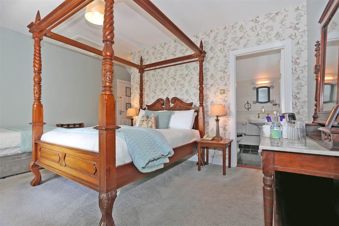 Country House For Sale: Carrygerry House, Newmarket On Fergus, Ennis, Co. Clare Country House For Sale: Carrygerry House, Newmarket On Fergus, Ennis, Co. Clare