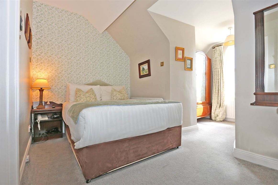 Country House For Sale: Carrygerry House, Newmarket On Fergus, Ennis, Co. Clare Country House For Sale: Carrygerry House, Newmarket On Fergus, Ennis, Co. Clare