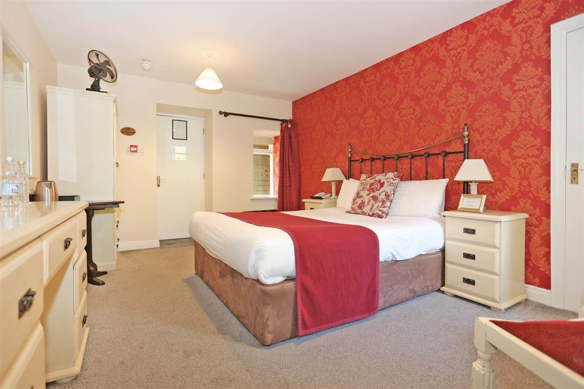Country House For Sale: Carrygerry House, Newmarket On Fergus, Ennis, Co. Clare Country House For Sale: Carrygerry House, Newmarket On Fergus, Ennis, Co. Clare