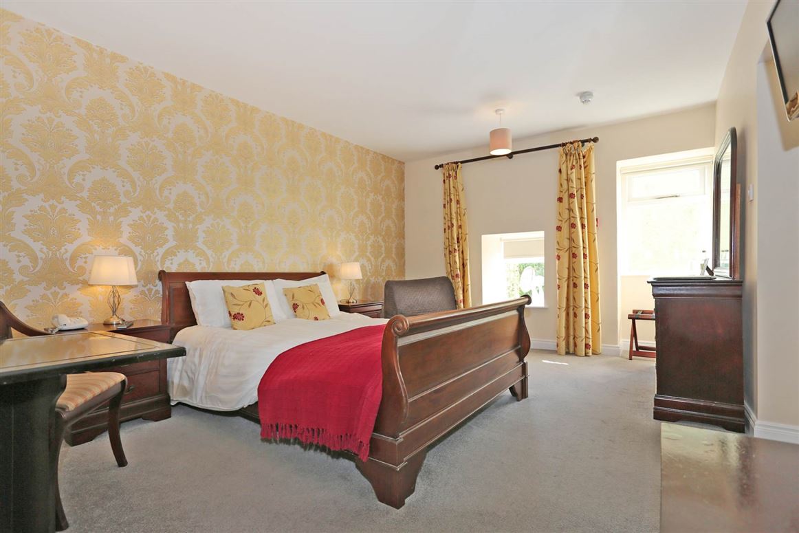 Country House For Sale: Carrygerry House, Newmarket On Fergus, Ennis, Co. Clare Country House For Sale: Carrygerry House, Newmarket On Fergus, Ennis, Co. Clare