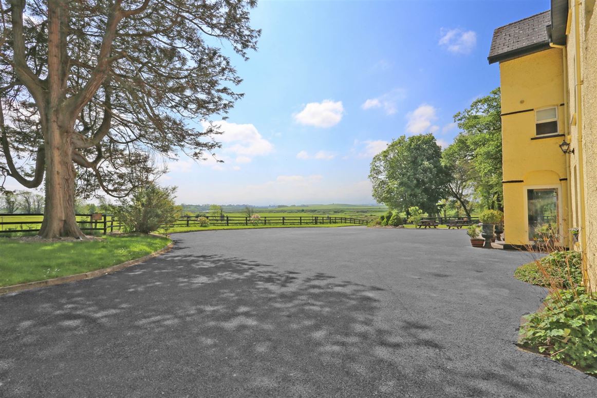 Country House For Sale: Carrygerry House, Newmarket On Fergus, Ennis, Co. Clare Country House For Sale: Carrygerry House, Newmarket On Fergus, Ennis, Co. Clare