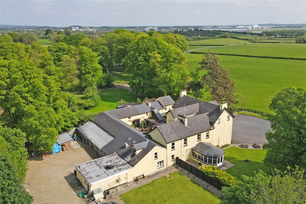 Country House For Sale: Carrygerry House, Newmarket On Fergus, Ennis, Co. Clare Country House For Sale: Carrygerry House, Newmarket On Fergus, Ennis, Co. Clare