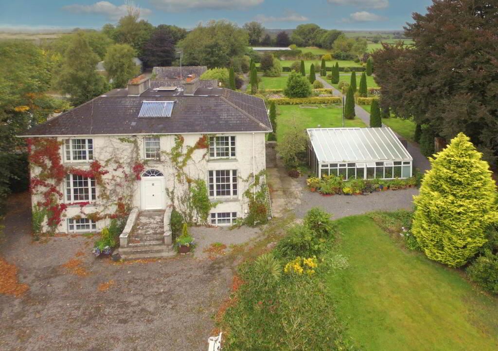 Georgian House For Sale: Curraghmore House (Glebe House), Borrisokane, Nenagh, Co. Tipperary Georgian House For Sale: Curraghmore House (Glebe House), Borrisokane, Nenagh, Co. Tipperary