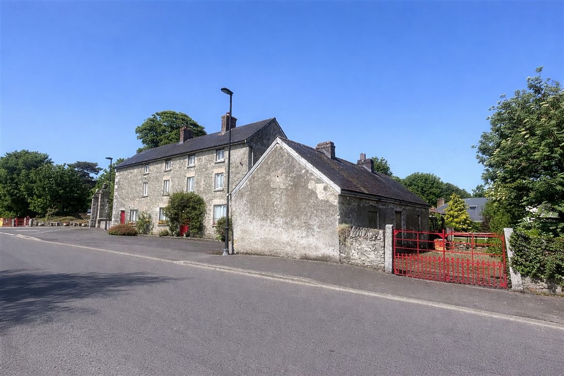 Period Residence For Sale: Gate House, Moone, Co. Kildare Period Residence For Sale: Gate House, Moone, Co. Kildare