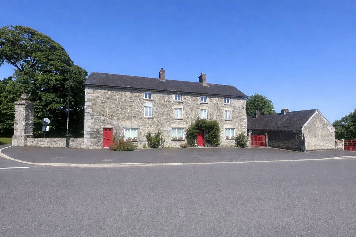 Period Residence For Sale: Gate House, Moone, Co. Kildare Period Residence For Sale: Gate House, Moone, Co. Kildare