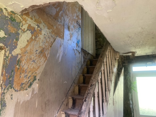 Traditional Style Farmhouse For Sale: Granlahan, Ballinlough, Co. Roscommon Traditional Style Farmhouse For Sale: Granlahan, Ballinlough, Co. Roscommon