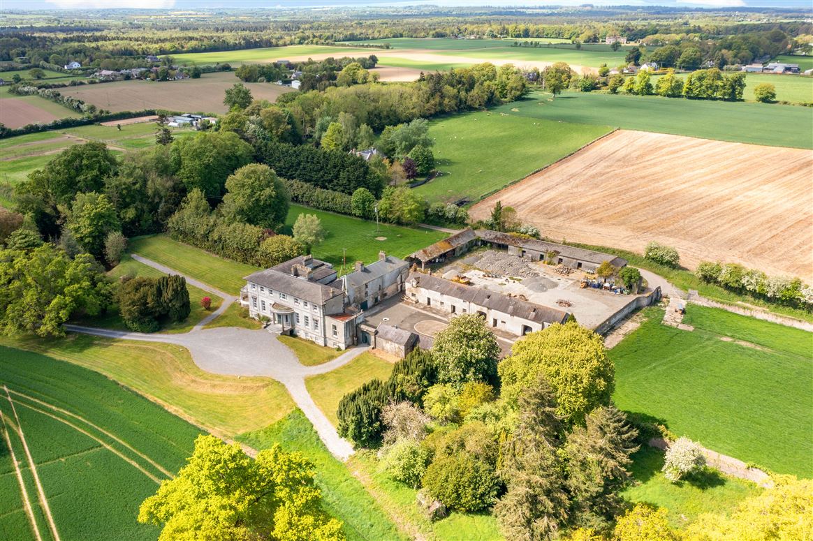 Country Residence For Sale: Rath House, Rathronshin, Ballybrittas, Co. Laois Country Residence For Sale: Rath House, Rathronshin, Ballybrittas, Co. Laois