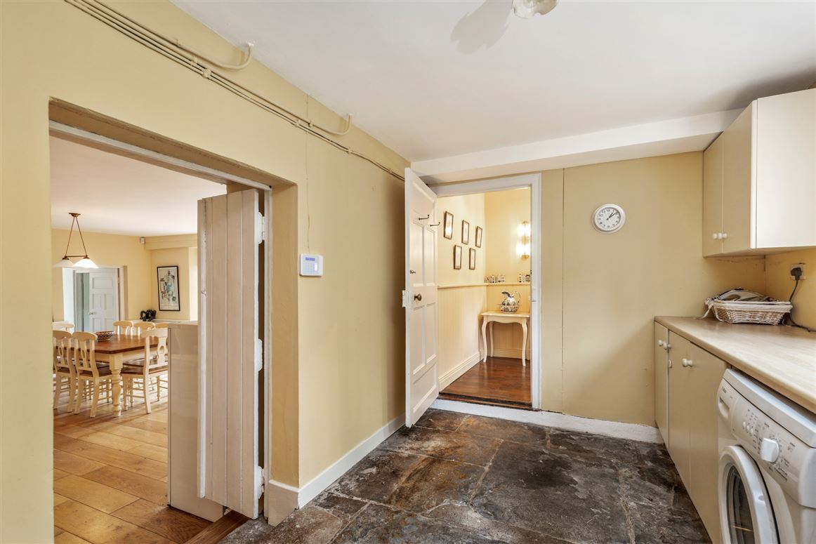 Regency Residence For Sale: Rathduff House, Muine Bheag, Co. Carlow Regency Residence For Sale: Rathduff House, Muine Bheag, Co. Carlow