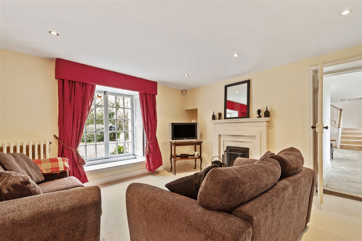 Regency Residence For Sale: Rathduff House, Muine Bheag, Co. Carlow Regency Residence For Sale: Rathduff House, Muine Bheag, Co. Carlow